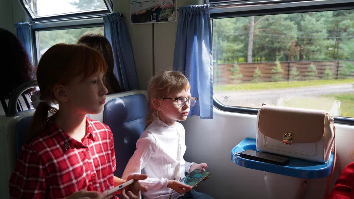 Россия - страна железных дорог. Я очень люблю путешествовать на поезде. Под стук колес я отдыхаю. Люблю чай из подстаканника и задушевные разговоры со случайными попутчиками | Сетка — социальная сеть от hh.ru