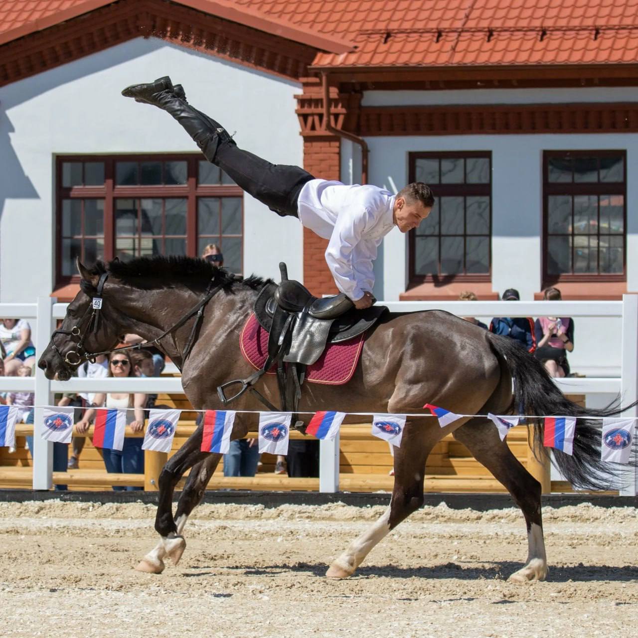 🏇🏻На ВДНХ проходит чемпионат мира по джигитовке
Выступят всадники из Палестины, Пакистана, России, Казахстана, Белоруссии, Франции, Йемена, Киргизии и Турции
25 августа
▪️12:00 Соревнования по детской... | Сетка — социальная сеть от hh.ru