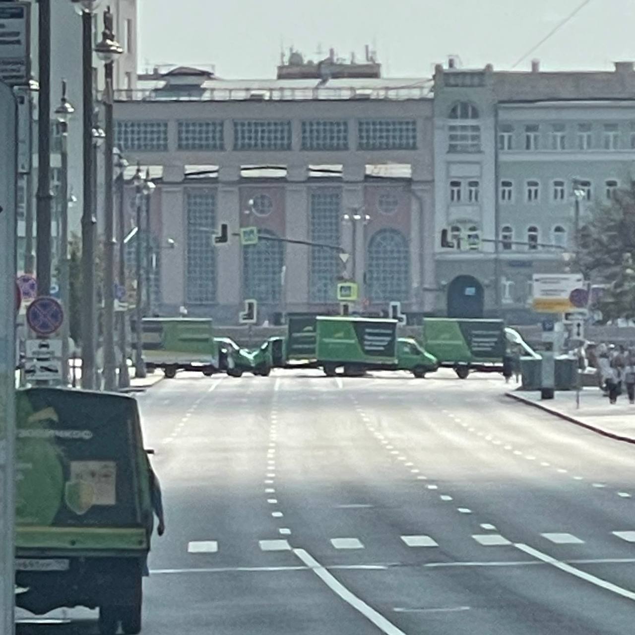 В какой момент у компании грузовичкоф появились полномочия перекрывать дороги? | Сетка — социальная сеть от hh.ru