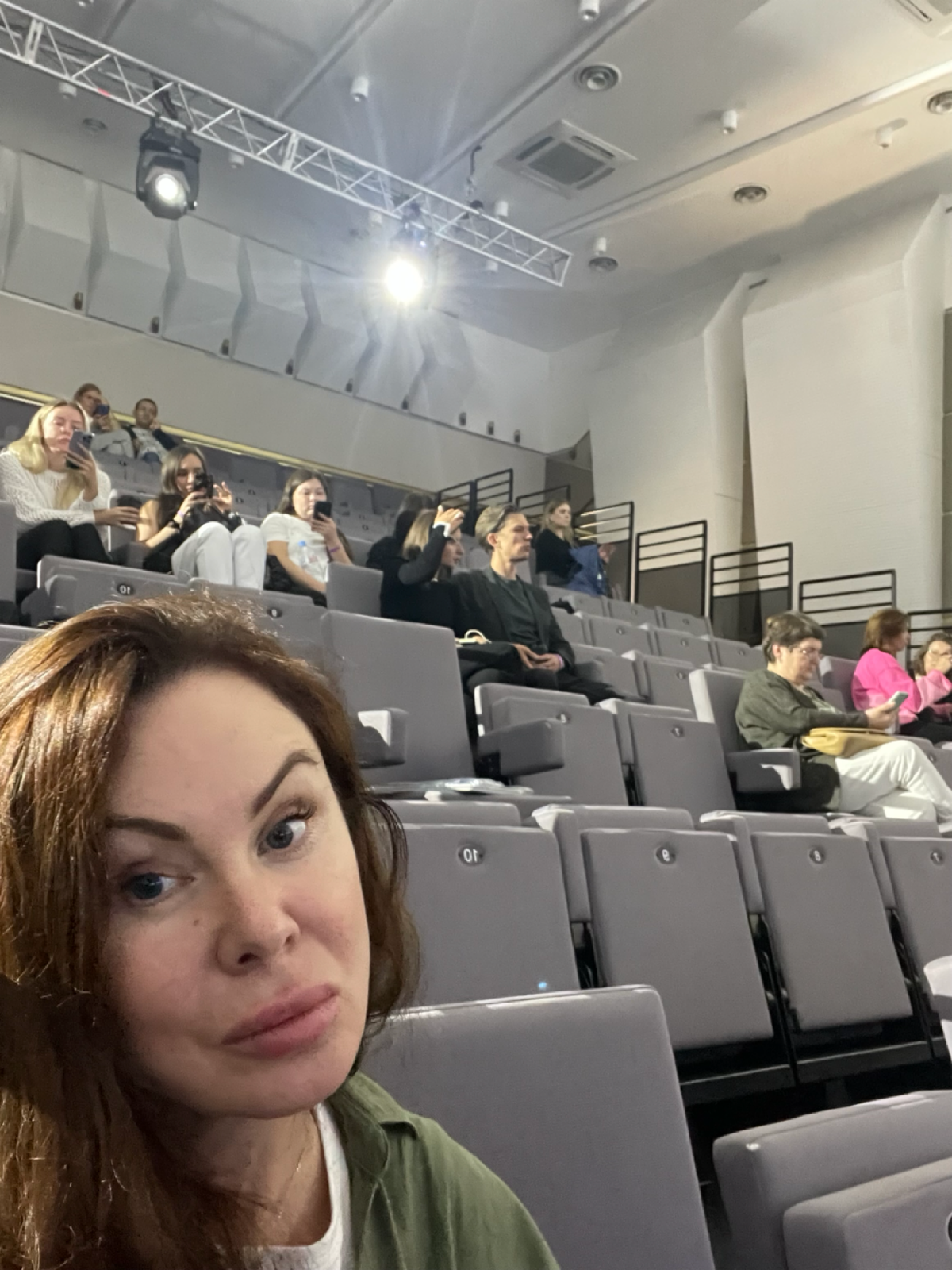 Привет! Я - Жанна, и я помогаю найти IT компаниям хороших специалистов и людей.
А хорошим людям и специалистам помогаю трудоустроится в IT-компании | Сетка — социальная сеть от hh.ru