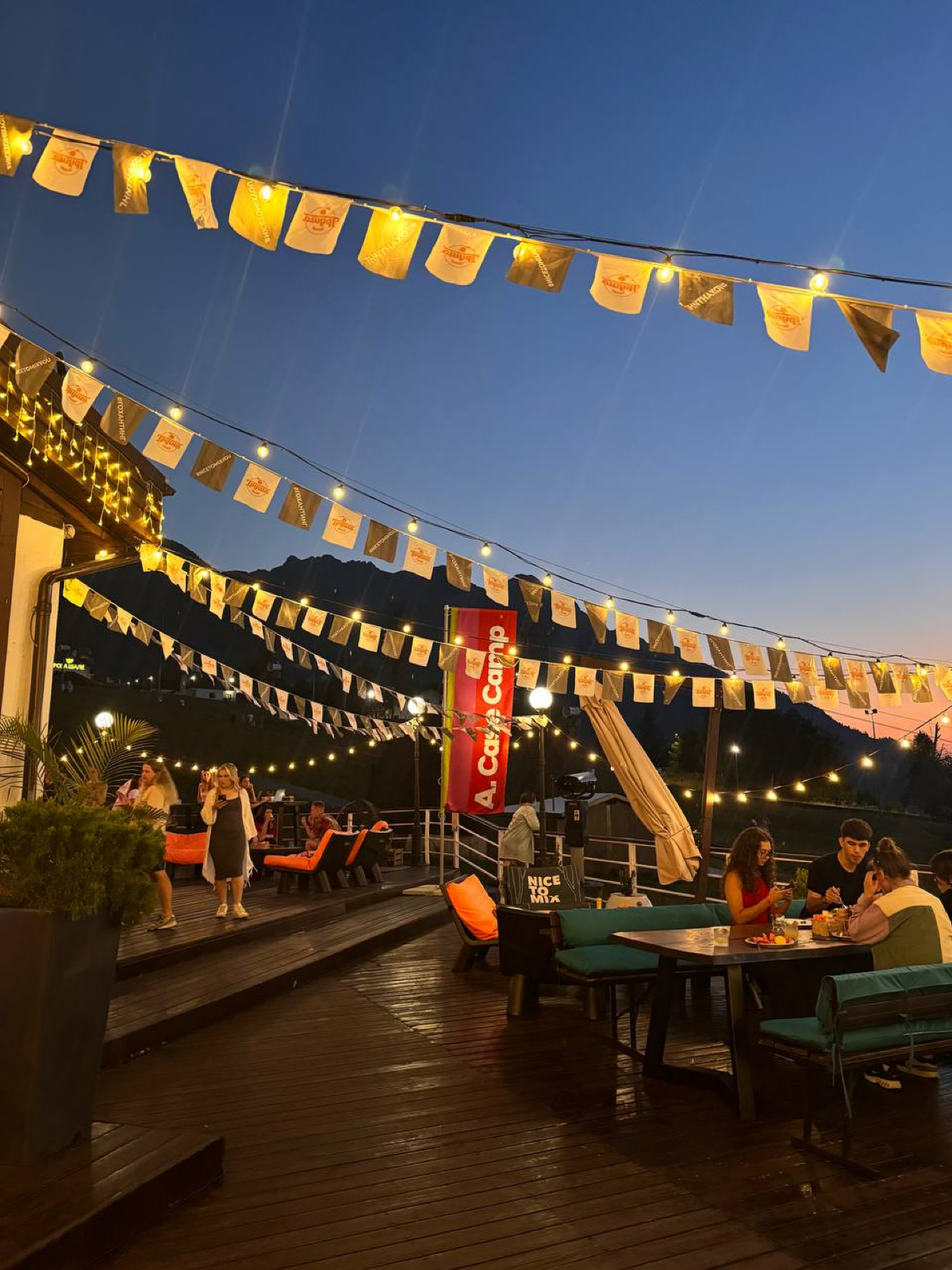 Счастливый конец?
Alfa Case Camp завершился 22 августа, пару часов назад мы с командой вернулись в Москву. Очень много эмоций, сил, впечатлений, людей оставит после себя это мероприятие | Сетка — социальная сеть от hh.ru