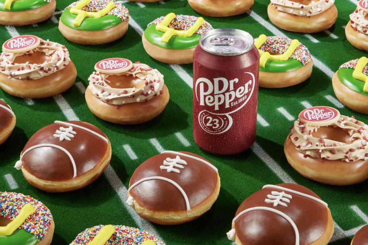 О май гад, Krispy Kreme выпустили набор пончиков со вкусом газировки Dr Pepper — это лимитка к футбольному сезону.
Даже не хочется представлять этот вкус.
🍕зумеры любят пиццу? | Сетка — социальная сеть от hh.ru
