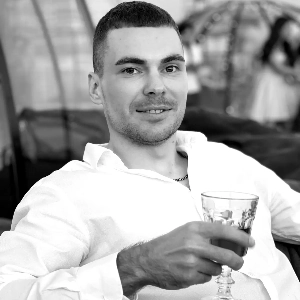 Михаил Иванов