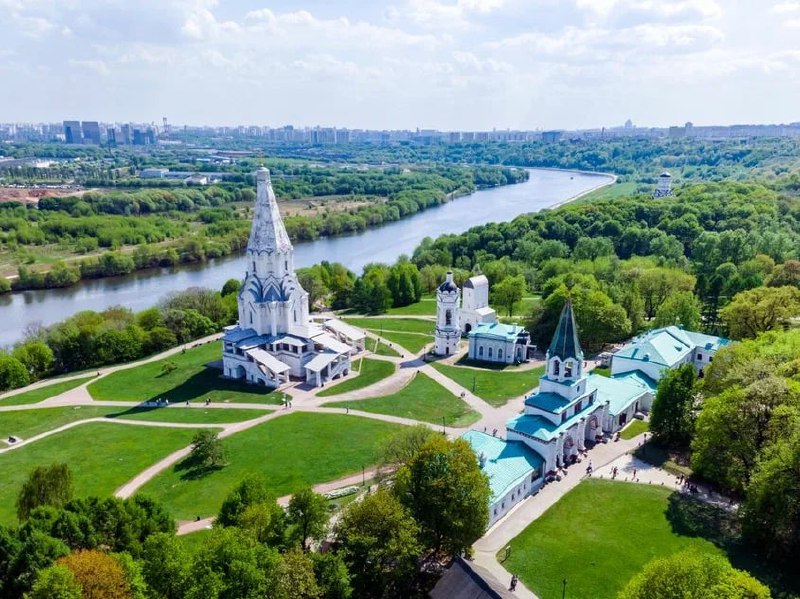 💡ИНТЕРЕСНЫЙ ФАКТ
В Москве более 100 садов и парков и более 140 особо охраняемых природных территорий, поэтому город считается самым зелёным мегаполисом в мире | Сетка — социальная сеть от hh.ru