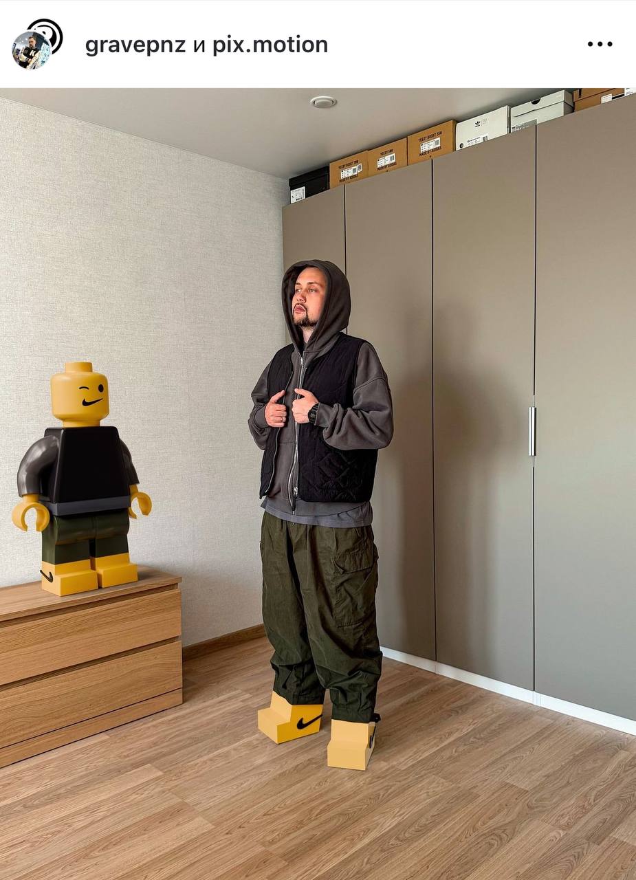 Московский дизайнер Сергей Будачев выпустил кроссовки в стиле Lego. Именно так он представляет себе сотрудничество Lego и Nike, о котором бренды недавно объявили | Сетка — социальная сеть от hh.ru
