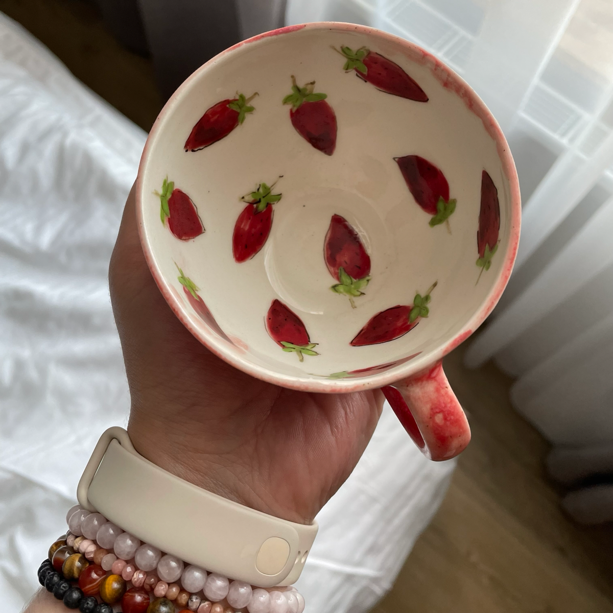 Приехала в Нижний Новгород на четыре дня. Смотрите, какую чашечку купила ☺️🍓 | Сетка — социальная сеть от hh.ru
