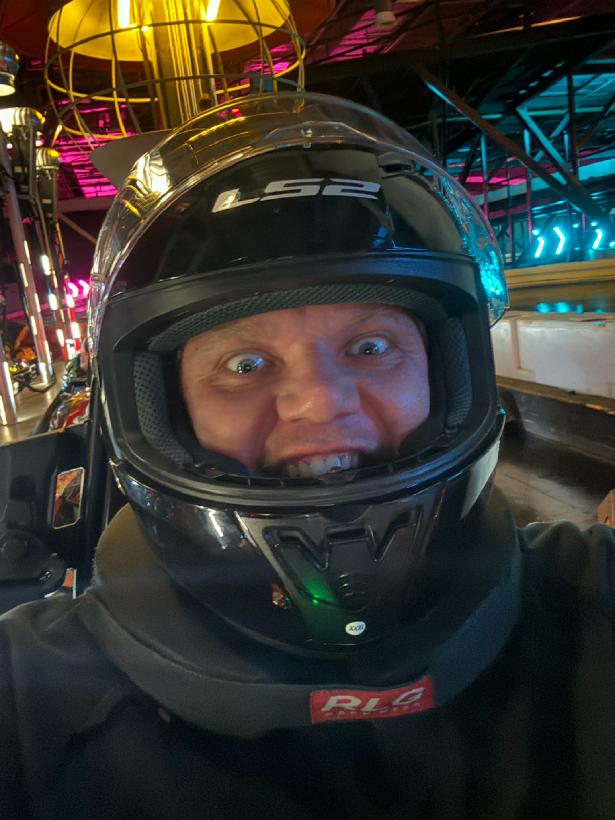 Обожаю 🏎️ картинг, в основном за то что именно в этих заездах можно тормозить без педали тормоза | Сетка — социальная сеть от hh.ru