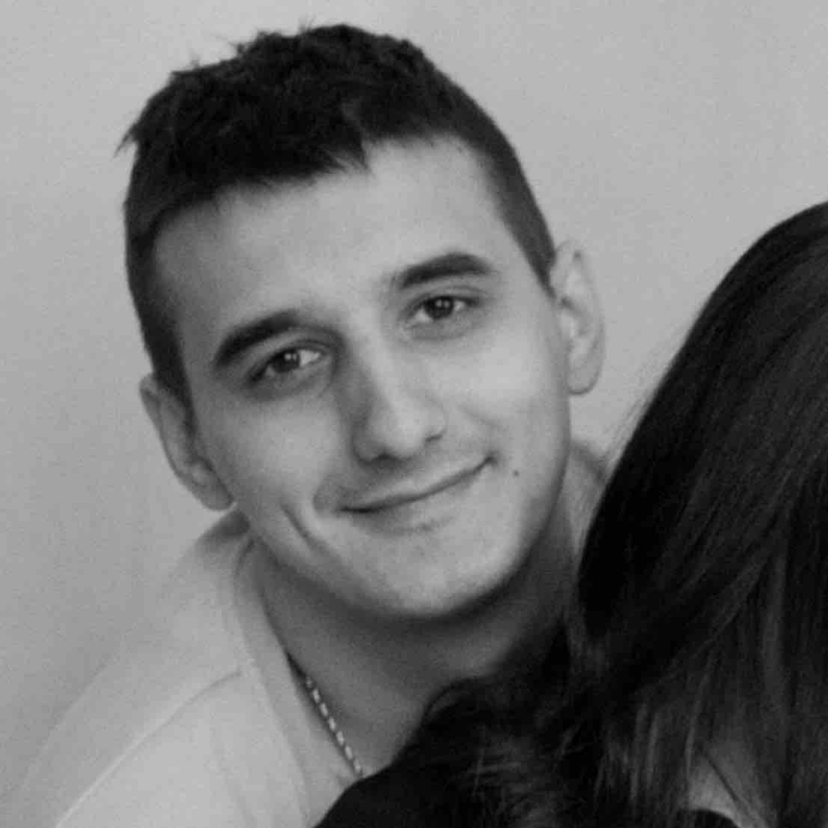 Максим Ермолаев