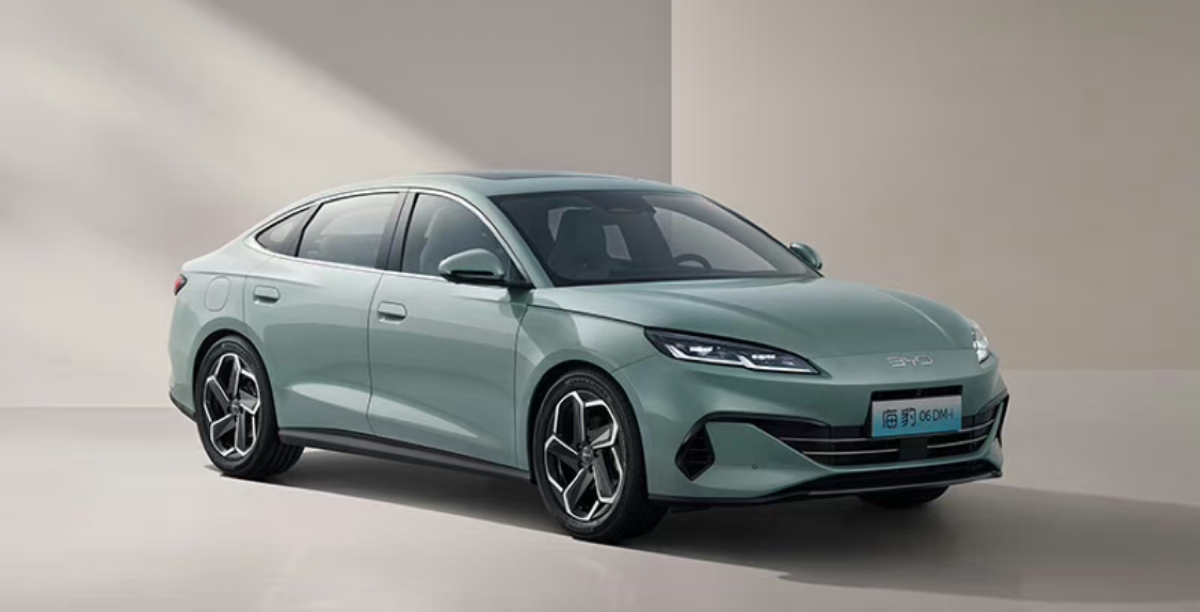 BYD Seal 06 DM-i  - гибридный седан от китайской компании BYD, который сочетает бензиновый и электрический привод | Сетка — социальная сеть от hh.ru