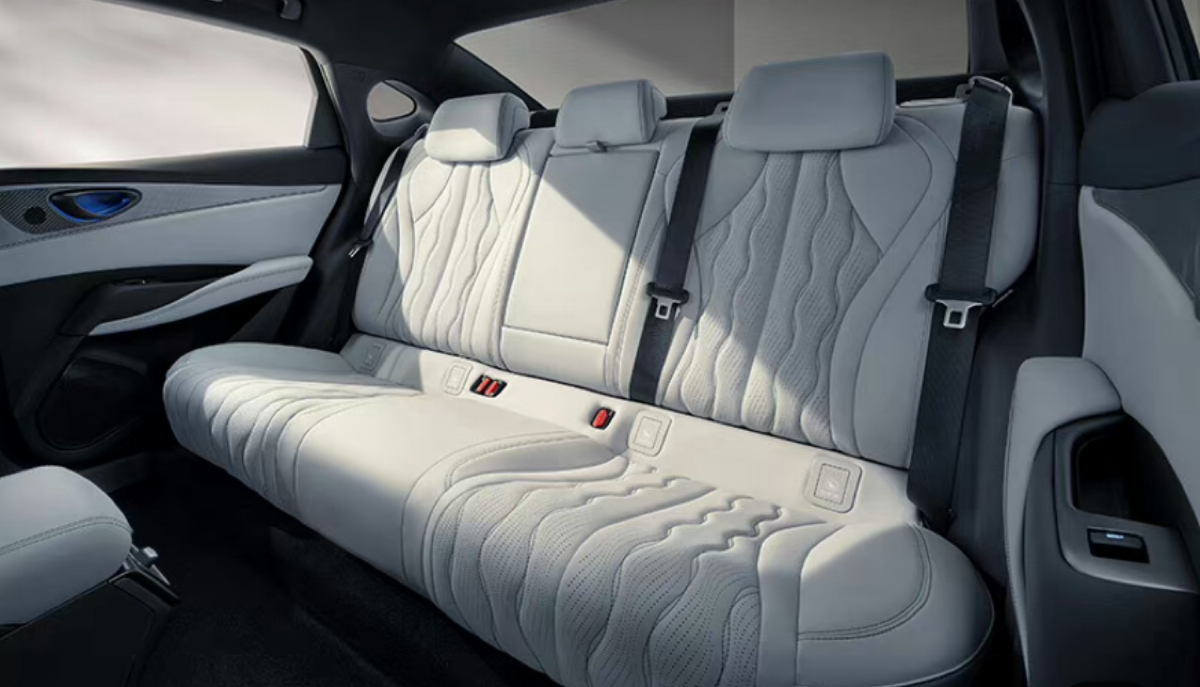 BYD Seal 06 DM-i  - гибридный седан от китайской компании BYD, который сочетает бензиновый и электрический привод | Сетка — социальная сеть от hh.ru