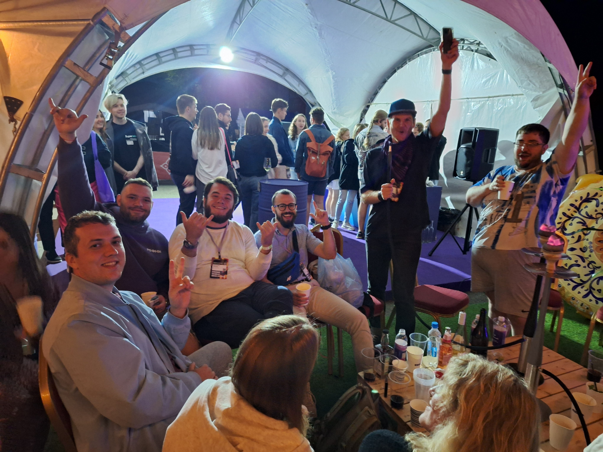 Всем спасибо за летний Product Camp. Было неплохо. Особенное спасибо команде C-level трека. Мы сделали это! Затащили прекрасно. Надеюсь не в последний раз. Всех обнял! | Сетка — социальная сеть от hh.ru