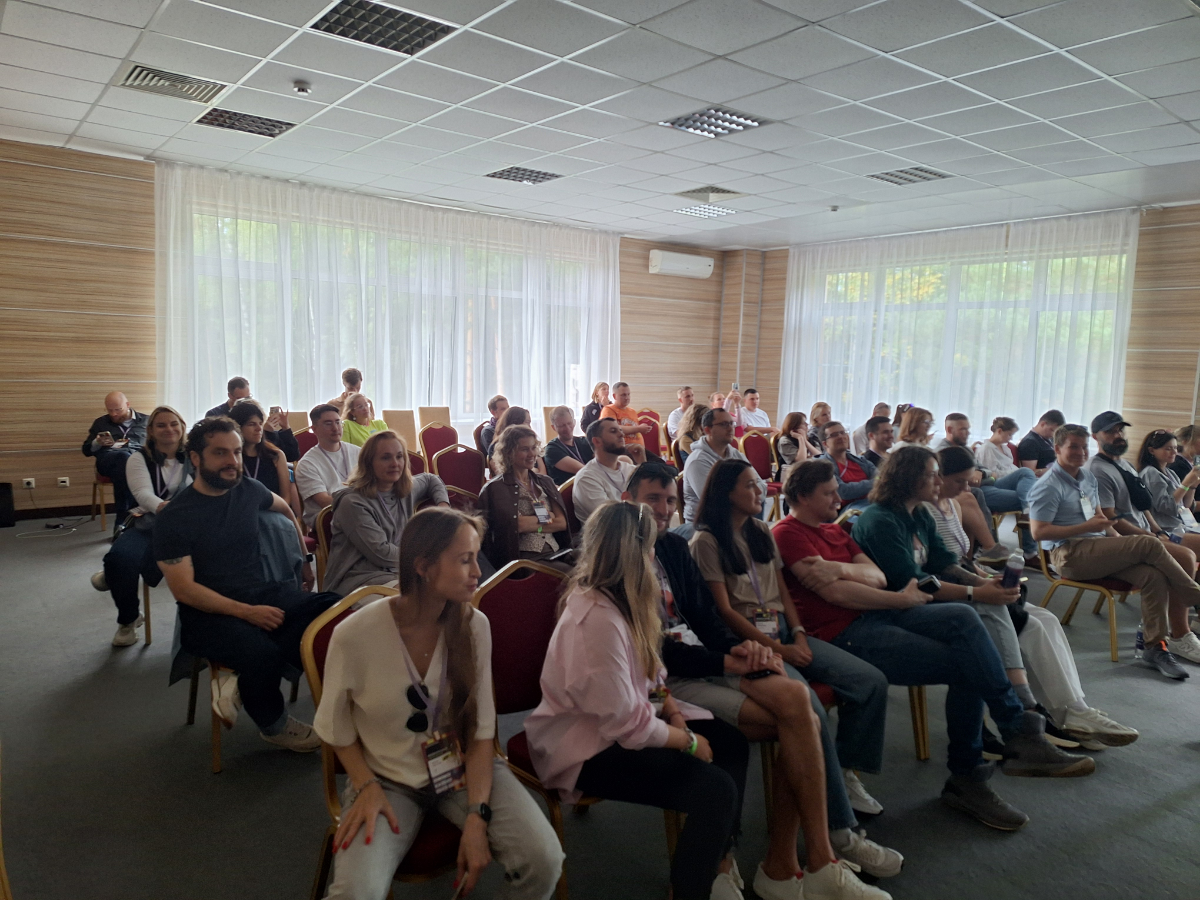 Всем спасибо за летний Product Camp. Было неплохо. Особенное спасибо команде C-level трека. Мы сделали это! Затащили прекрасно. Надеюсь не в последний раз. Всех обнял! | Сетка — социальная сеть от hh.ru