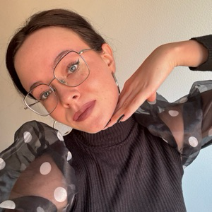 Островская Юлия