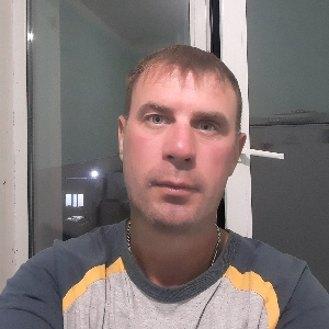 Максим Сафонов