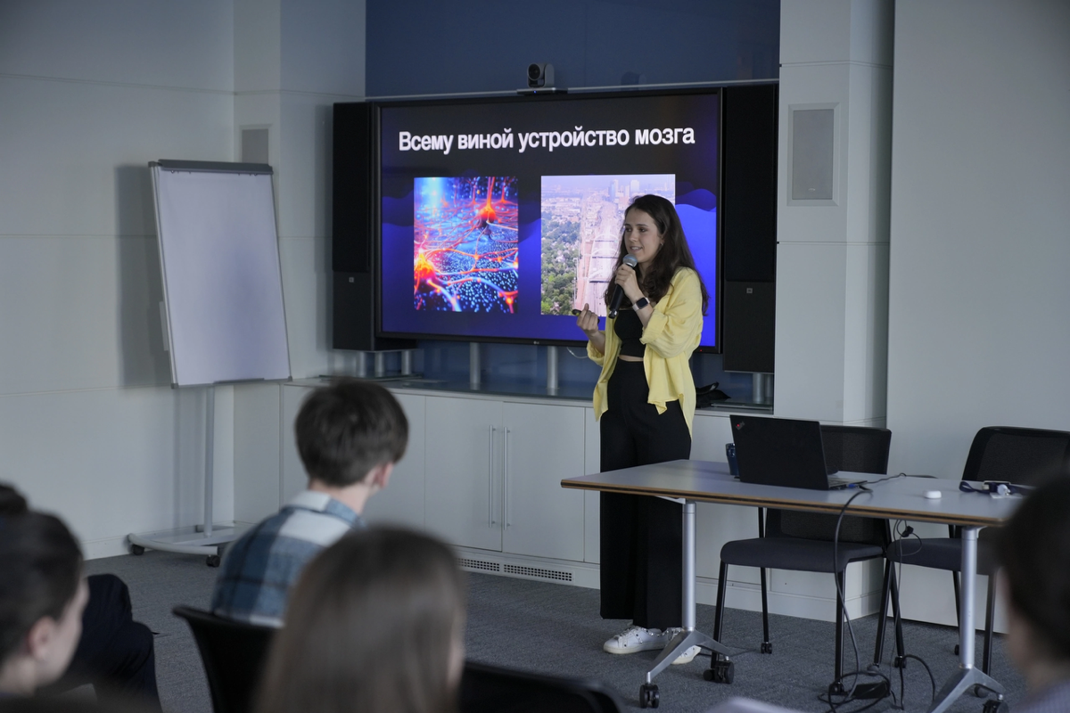 Выбираем тему прямого эфира❤️‍🔥 | Сетка — социальная сеть от hh.ru