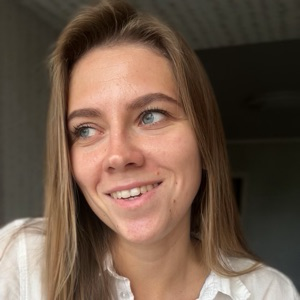 Лена Головина