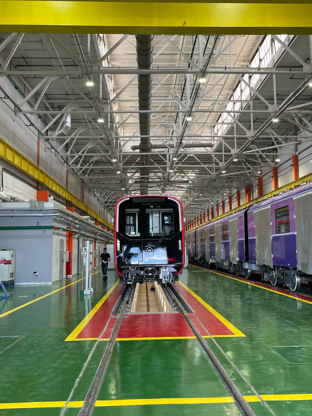 Производство вагонов для московского метро — современно, технологично, качественно!
Были с визитом из управляющей компании, получила невероятное удовольствие от увиденного ❤️ | Сетка — социальная сеть от hh.ru