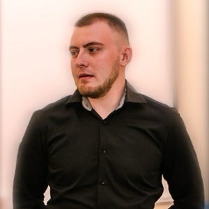 Леонид Старков