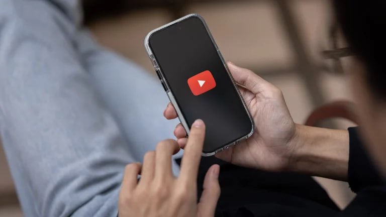 Операторы начали самостоятельно ускорять YouTube в России
Российские операторы связи начали самостоятельно придумывать решения, которые помогают ускорять YouTube в стране | Сетка — социальная сеть от hh.ru