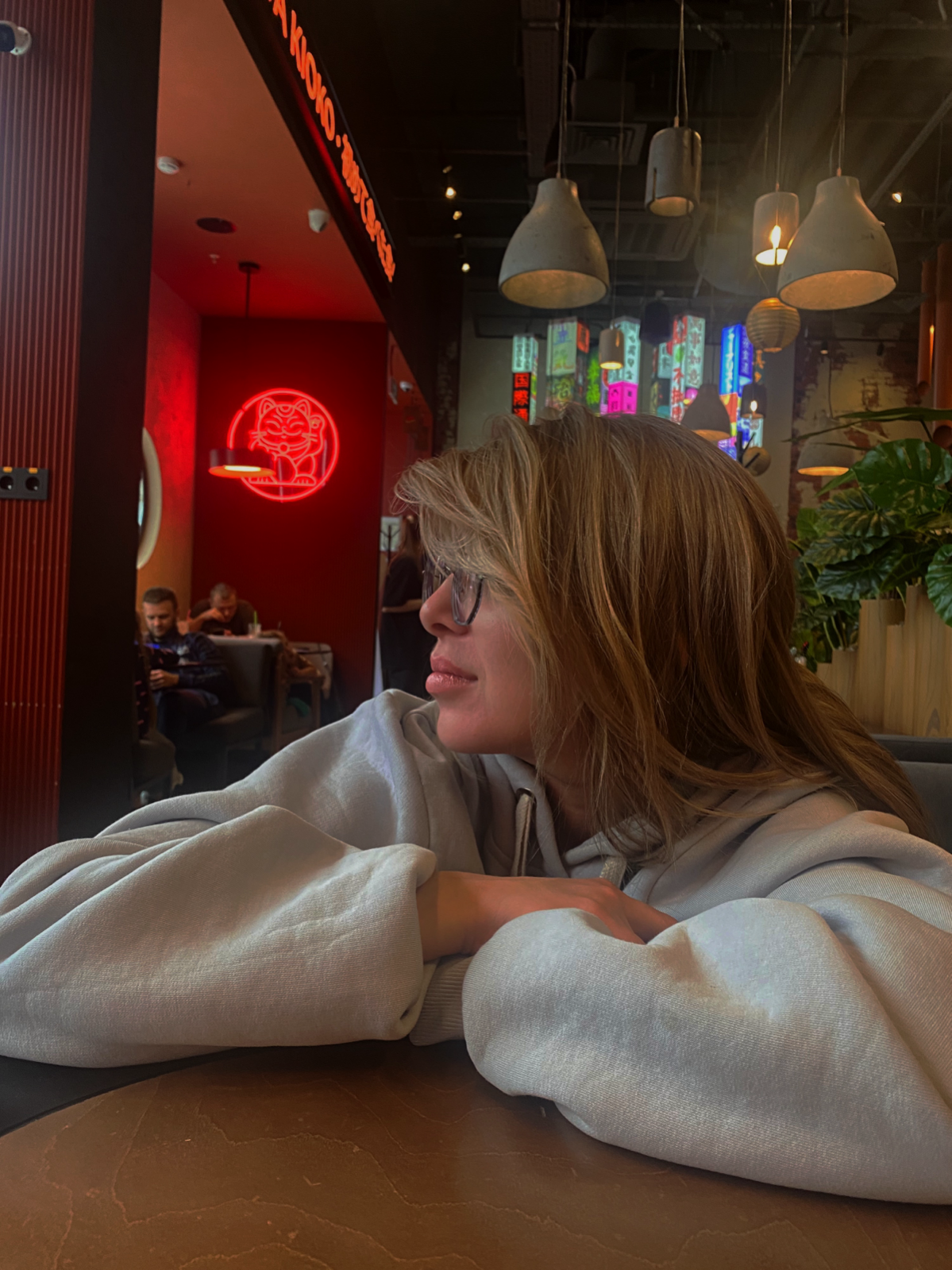 Всем привет! 👋🏽
Меня зовут Кристина! Мне 29 лет, работаю с искусственным интеллектом 🦹🏼‍♀️
Расширяю возможности и упрощаю работу с диаграммами | Сетка — социальная сеть от hh.ru