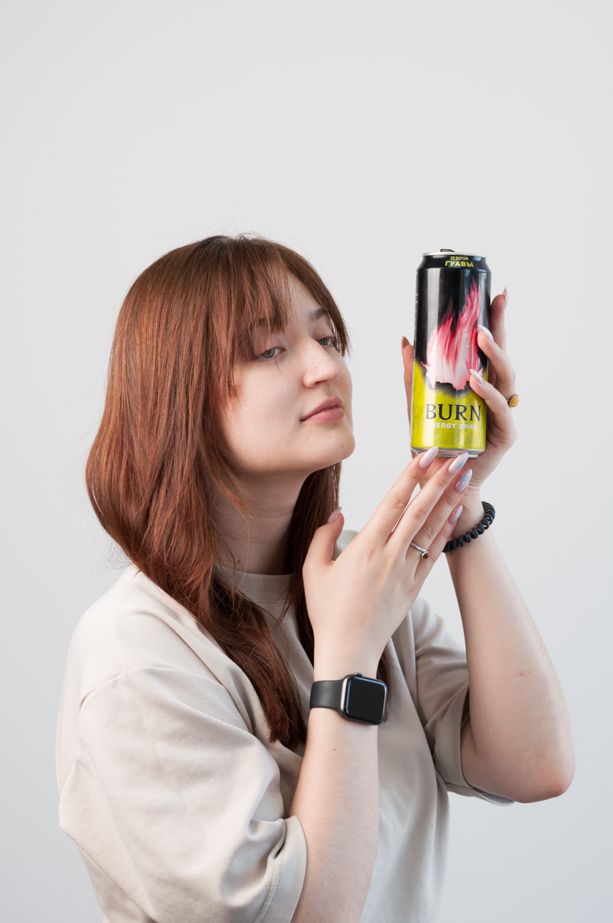 Когда делают фото для сайта но ты не можешь не похулиганить 🤪
Создаю настроение и атмосферу которая помогла коллегам расслабиться и сбросить стресс от необходимости делать фото… | Сетка — социальная сеть от hh.ru