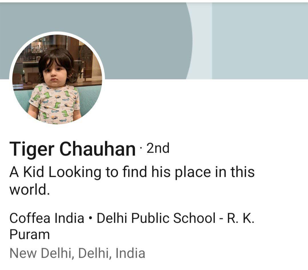 Родители начали заводить своим детям LinkedIn уже в два года. Видимо, чтобы сразу вывести детей на максимальный уровень нетворкинга 
Кому-то на 18 лет дарят машину, а вот ей прокаченный LinkedIn 😧 | Сетка — социальная сеть от hh.ru