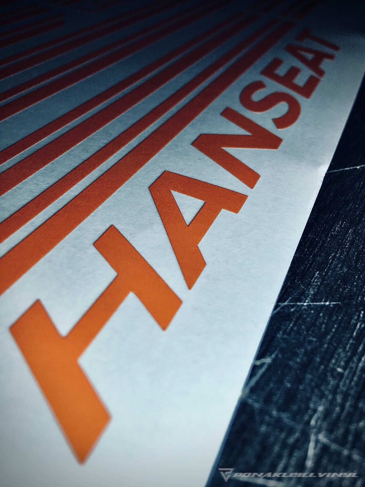 В основном я делаю на машины наклейки, бывает изготавливаю для коммерческих целей, но редко, раньше специализировалась только на мотоциклах в основном спортивные или городские | Сетка — социальная сеть от hh.ru