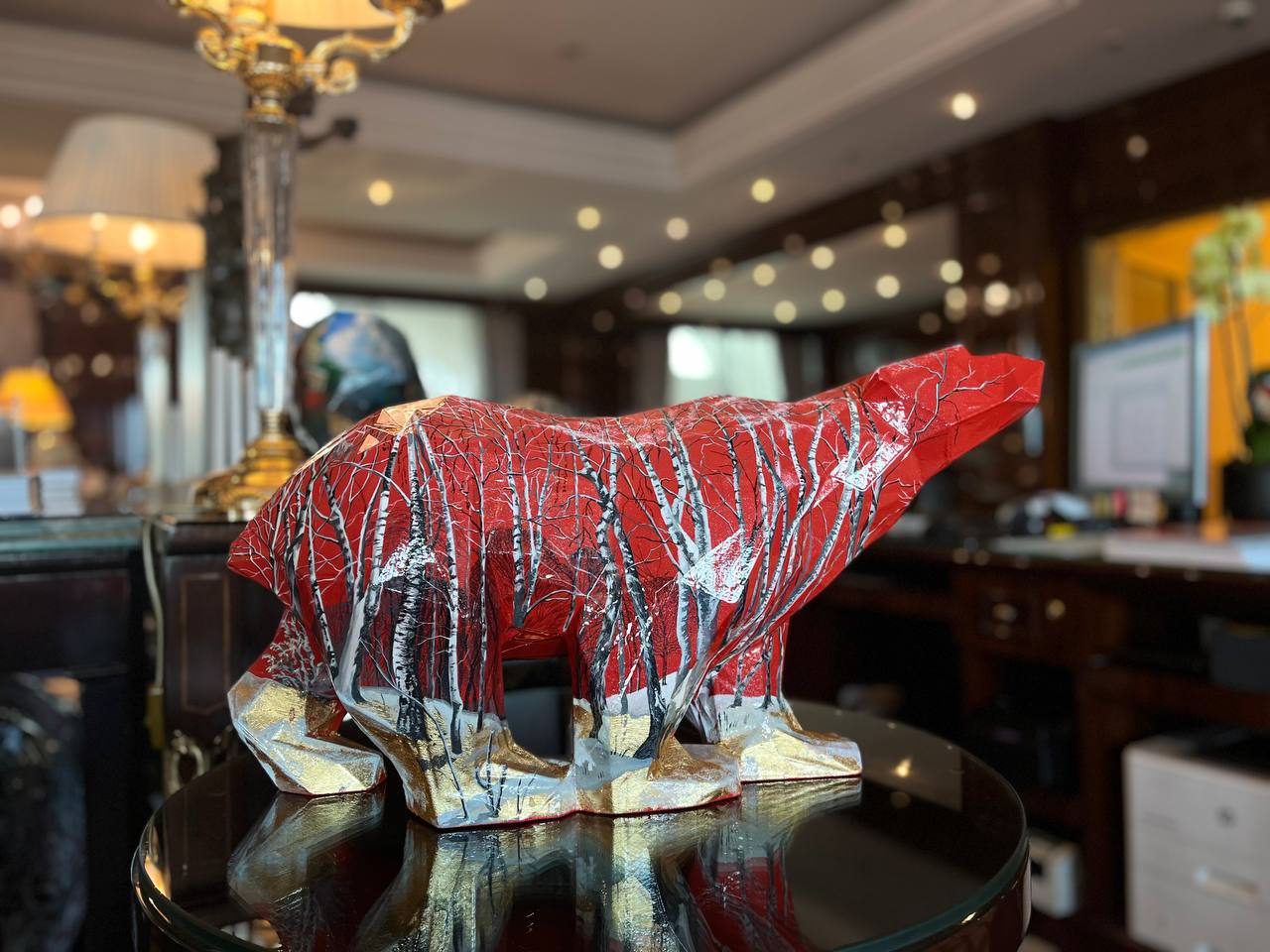 Медведь Русские Березки
Этот медведь занимает центральное место на фоне, который сочетает в себе красный цвет, символизирующий страсть и энергию, с грациозными белоснежными березками, олицетворяющими ... | Сетка — социальная сеть от hh.ru