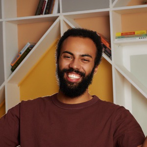 Ларри Нгомиракиза | Сетка — социальная сеть от hh.ru