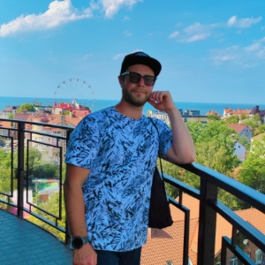 Игорь Буренков