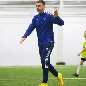Антон Захаров