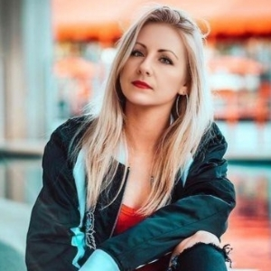 Елена Коннова