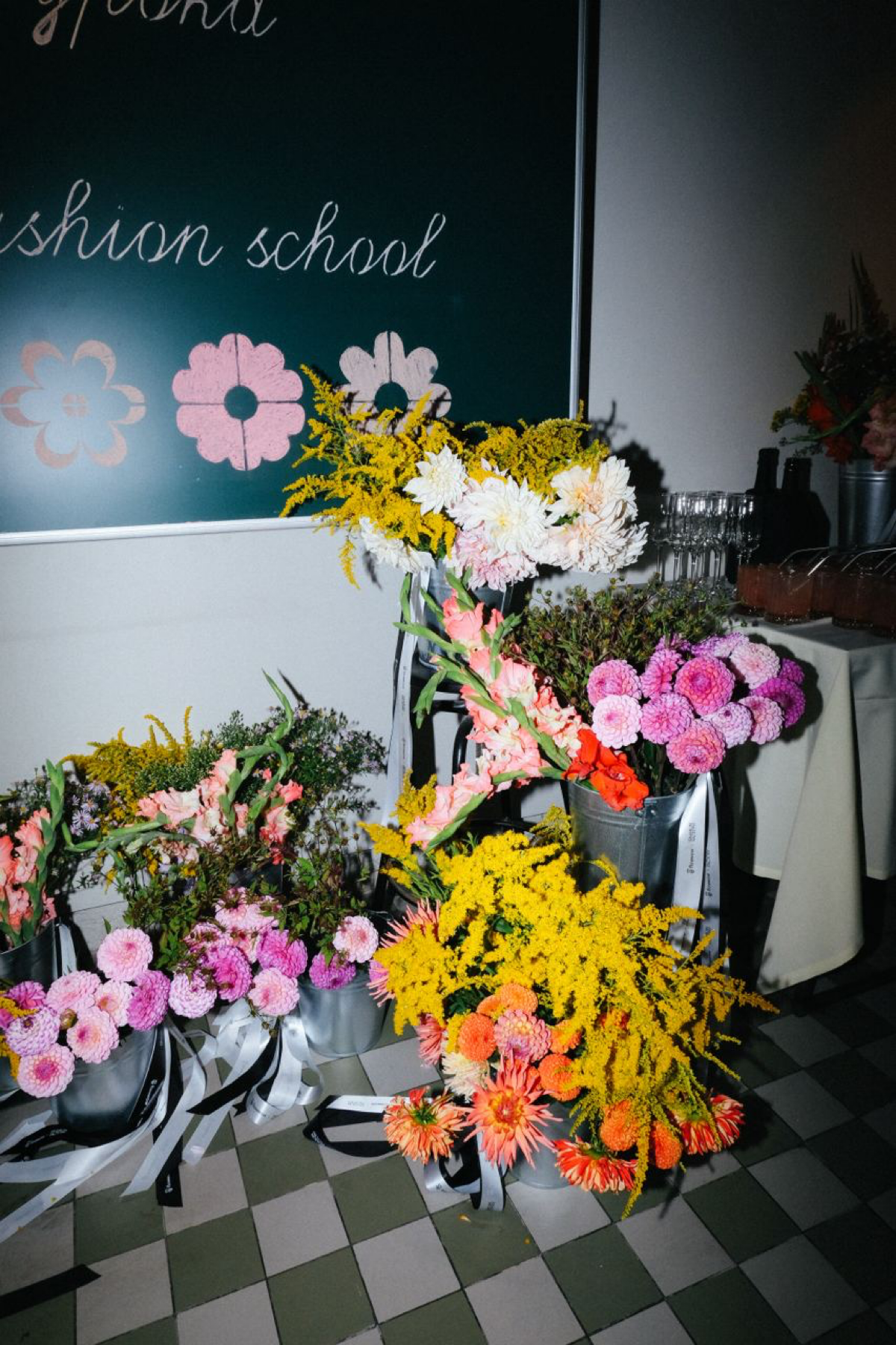 Flowwow x Fashion Factory School | Сетка — социальная сеть от hh.ru