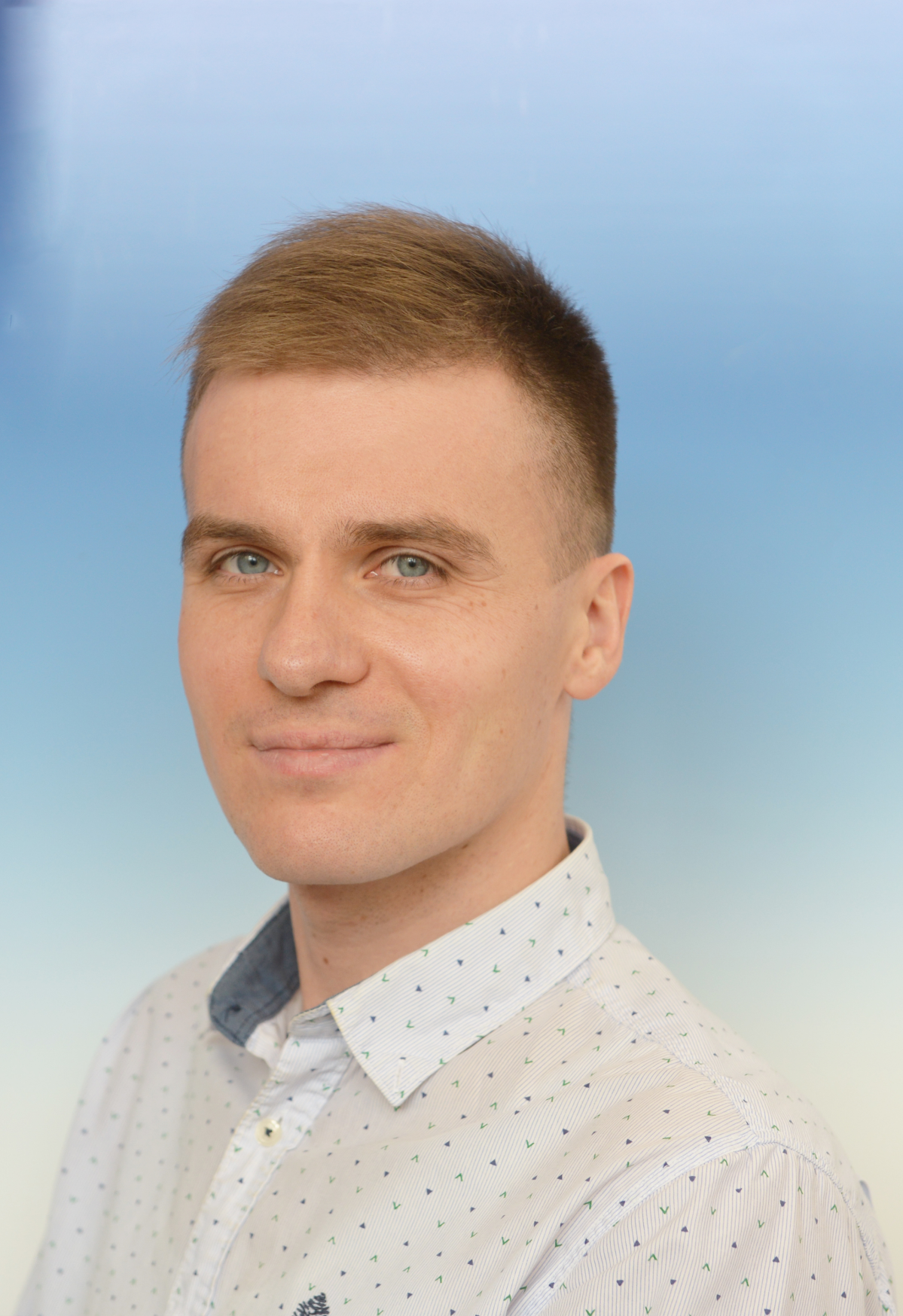 Антон Захаров
