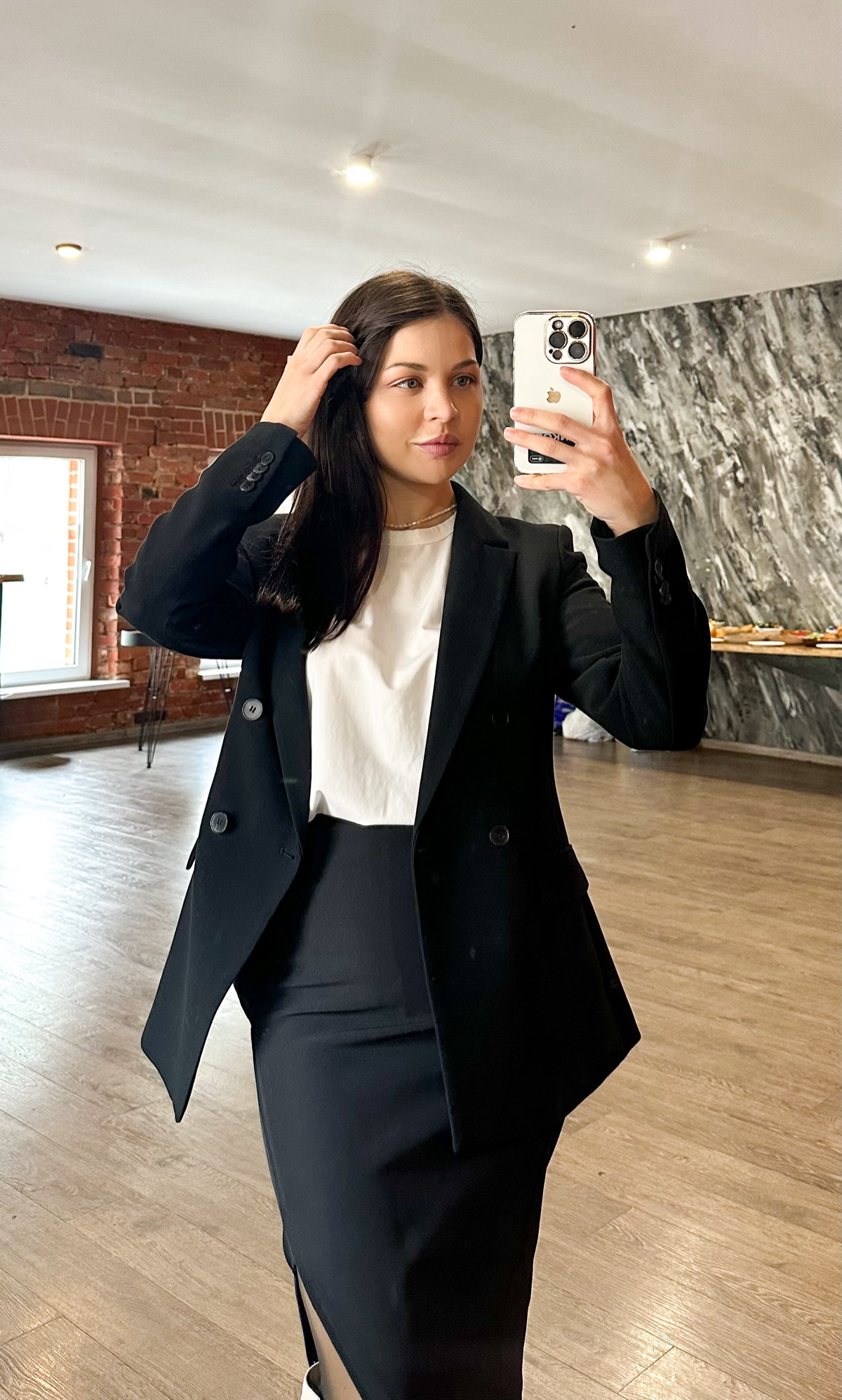 #постзнакомство
Привет👋🏻 Меня зовут Энже Ахметова
Буду рада знакомству с теми, кому откликаются мои ценности | Сетка — социальная сеть от hh.ru