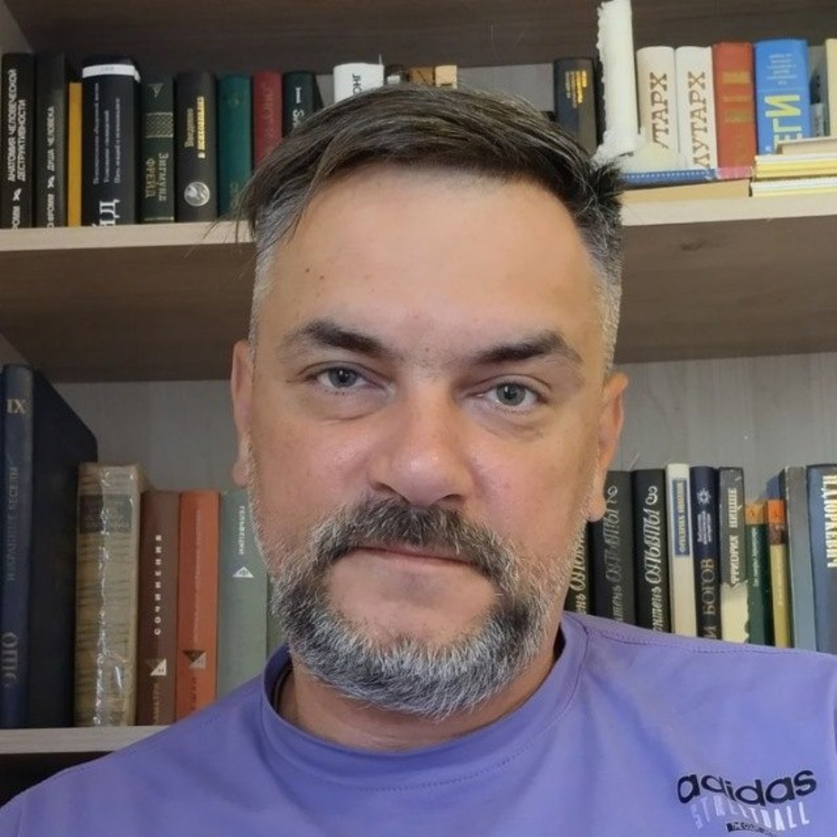 Всем привет. Психолог Максим Рубан, объявляет набор в осеннюю терапию онлайн. Стоимость сессии 4000 рублей за 50 минут. Встреча в кабинете а центре Ростова-на-Дону - 6000 за 50 минут | Сетка — социальная сеть от hh.ru