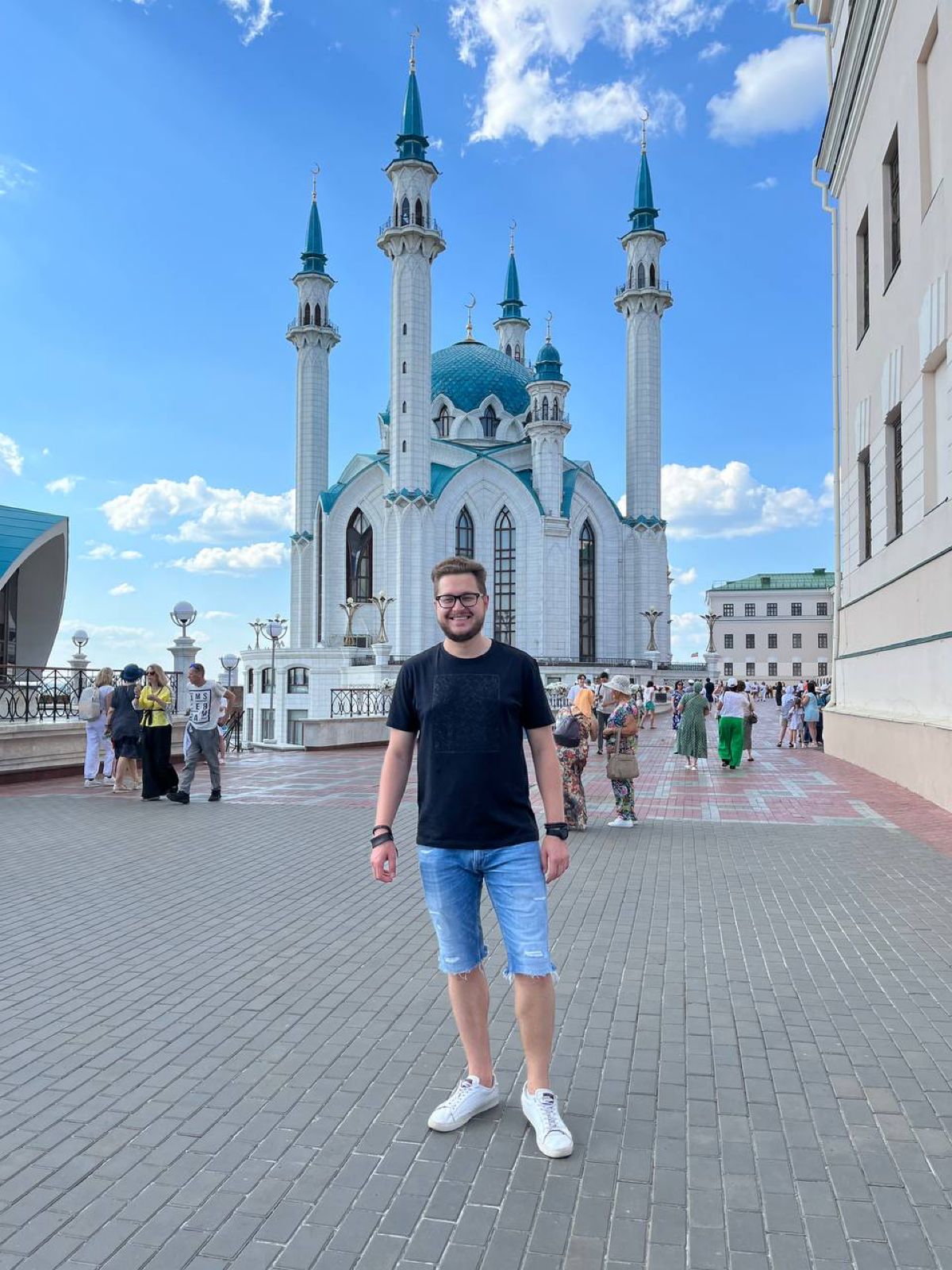 Ну что, всё, лето прошло 🙂
Оно получилось довольно жарким по погоде и по событиям. Вместе общими инфоповодами в виде Олимпиады, Дурова, громкими премьерами в медиа и т.п | Сетка — социальная сеть от hh.ru