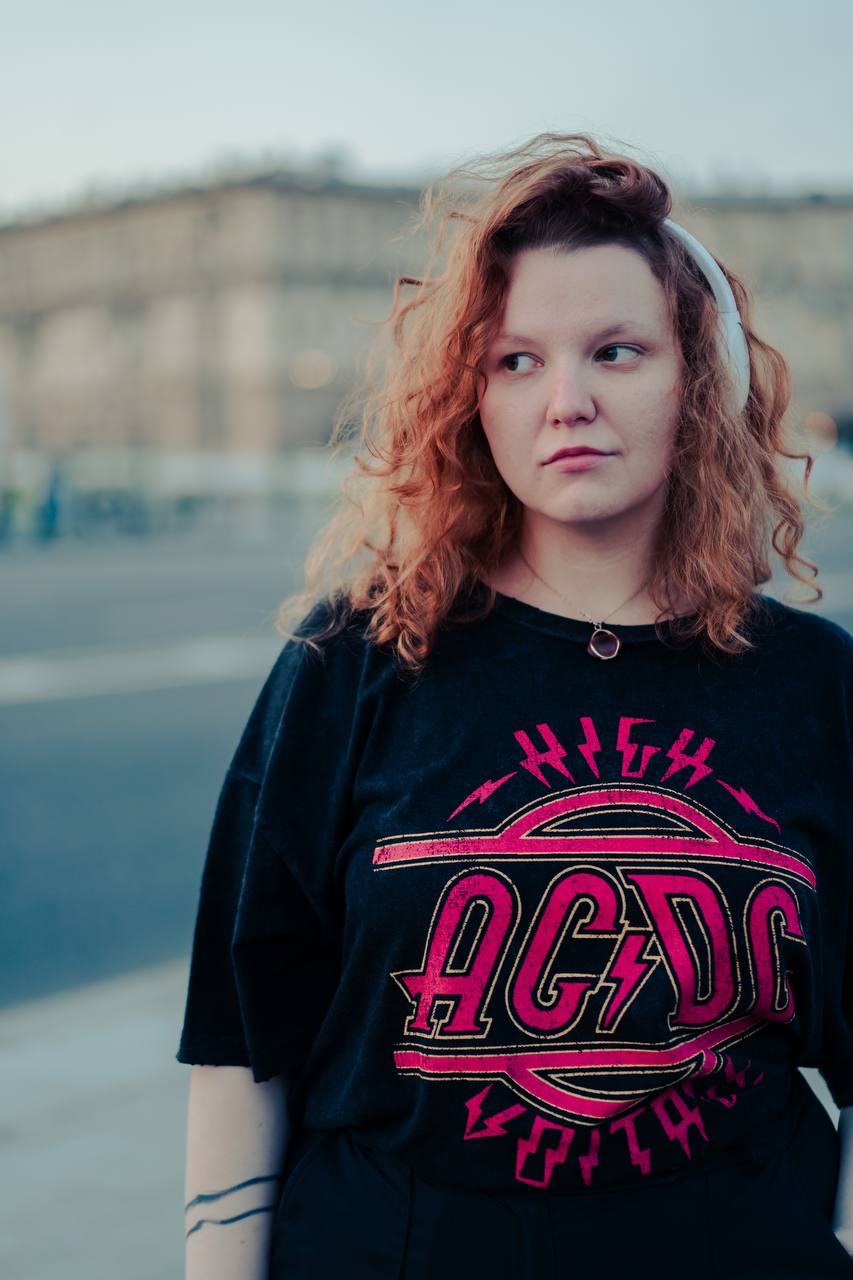 Угадайте, что в наушниках играет | Сетка — социальная сеть от hh.ru