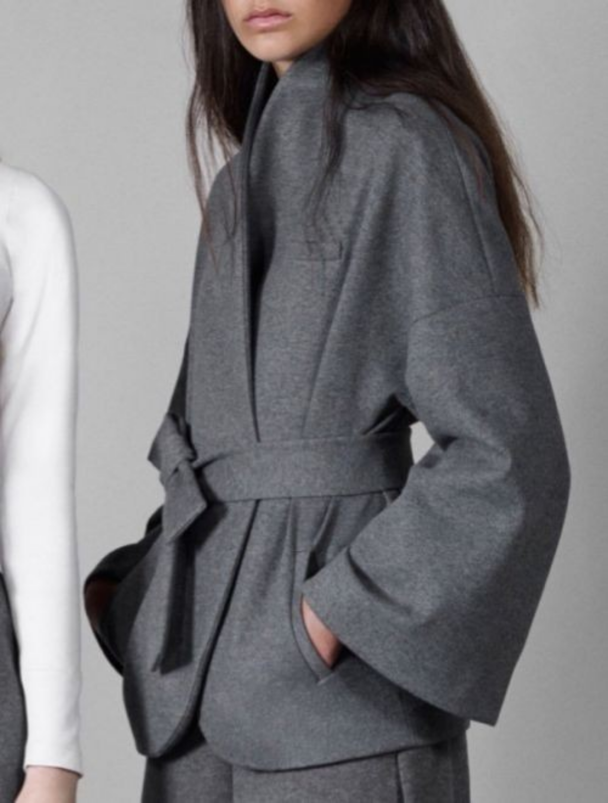 Стиль эксперта в оттенках благородного серого.
Идеи для гардеробной капсулы эксперта с высоким чеком
Сейчас работаю над стилем адвоката | Сетка — социальная сеть от hh.ru