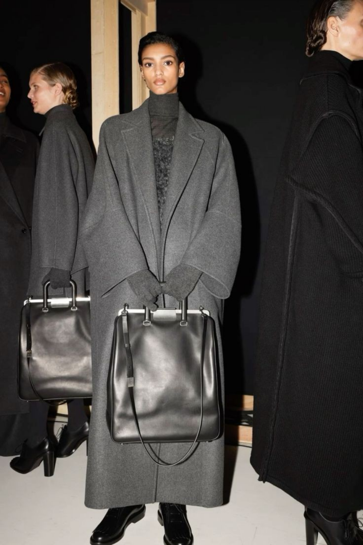 Стиль эксперта в оттенках благородного серого.
Идеи для гардеробной капсулы эксперта с высоким чеком
Сейчас работаю над стилем адвоката | Сетка — социальная сеть от hh.ru