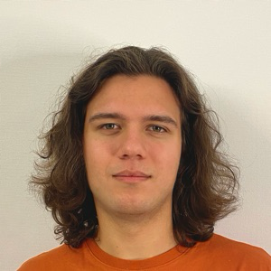 Кристиан Бенуа | Сетка — социальная сеть от hh.ru