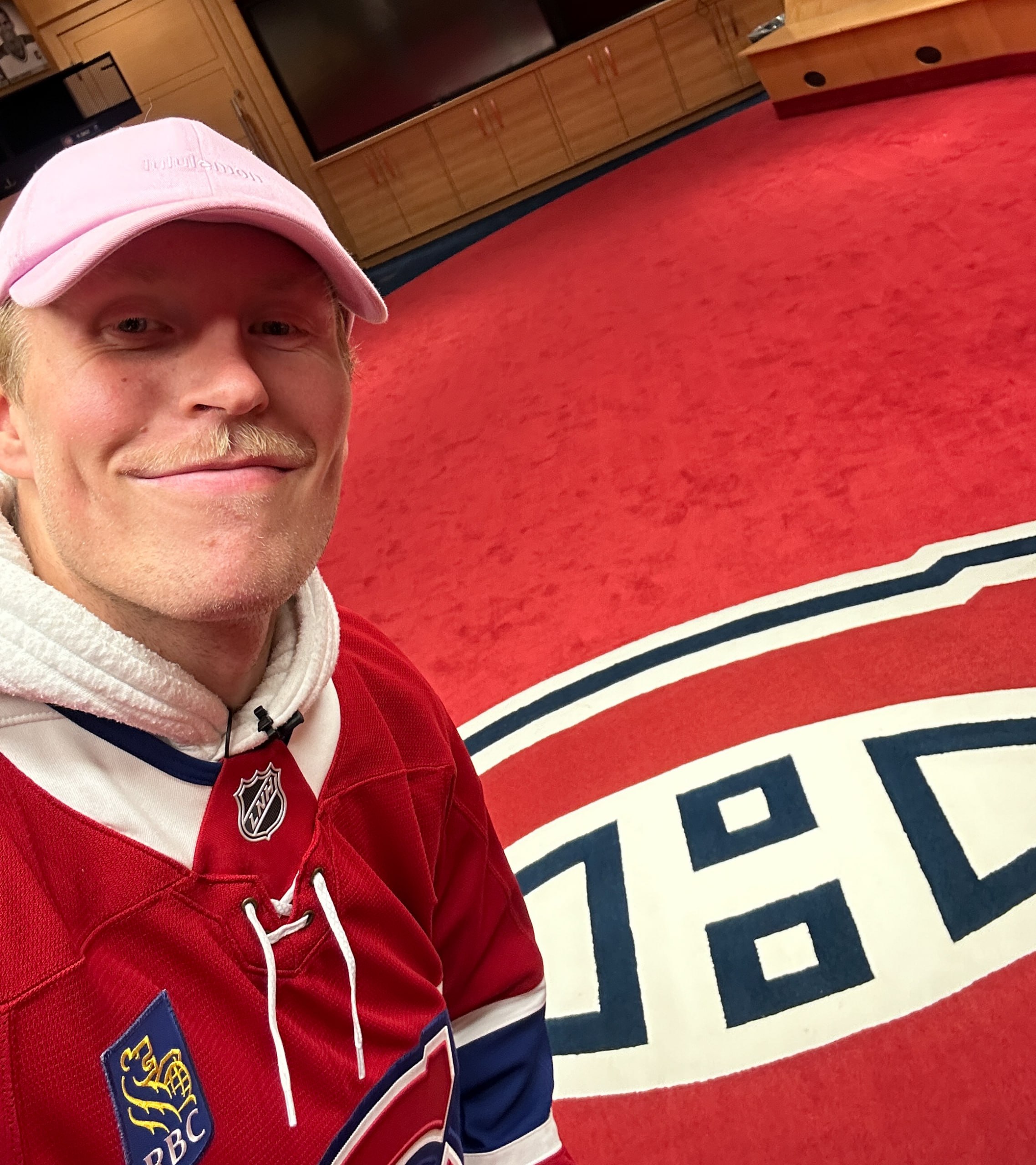 🏒 Патрик Лайне добрался до Монреаля
Весьма скептически отношусь к идее, что уж в этот-то раз у Патрика всё получится, что он вновь станет "новым Овечкиным" | Сетка — социальная сеть от hh.ru