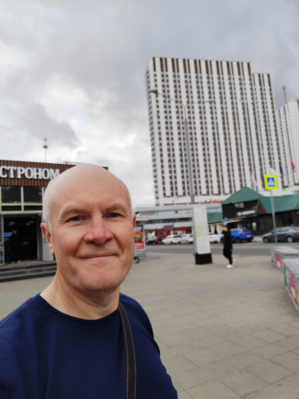 "Я психолог, но не хочу брать много денег..."  
Звучит знакомо, да? 
Многие из нас, помогающих специалистов,  сталкиваются с этим барьером | Сетка — социальная сеть от hh.ru