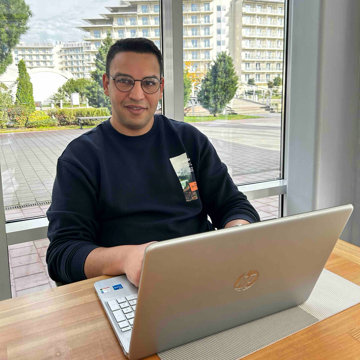 Adel Heni | Сетка — социальная сеть от hh.ru