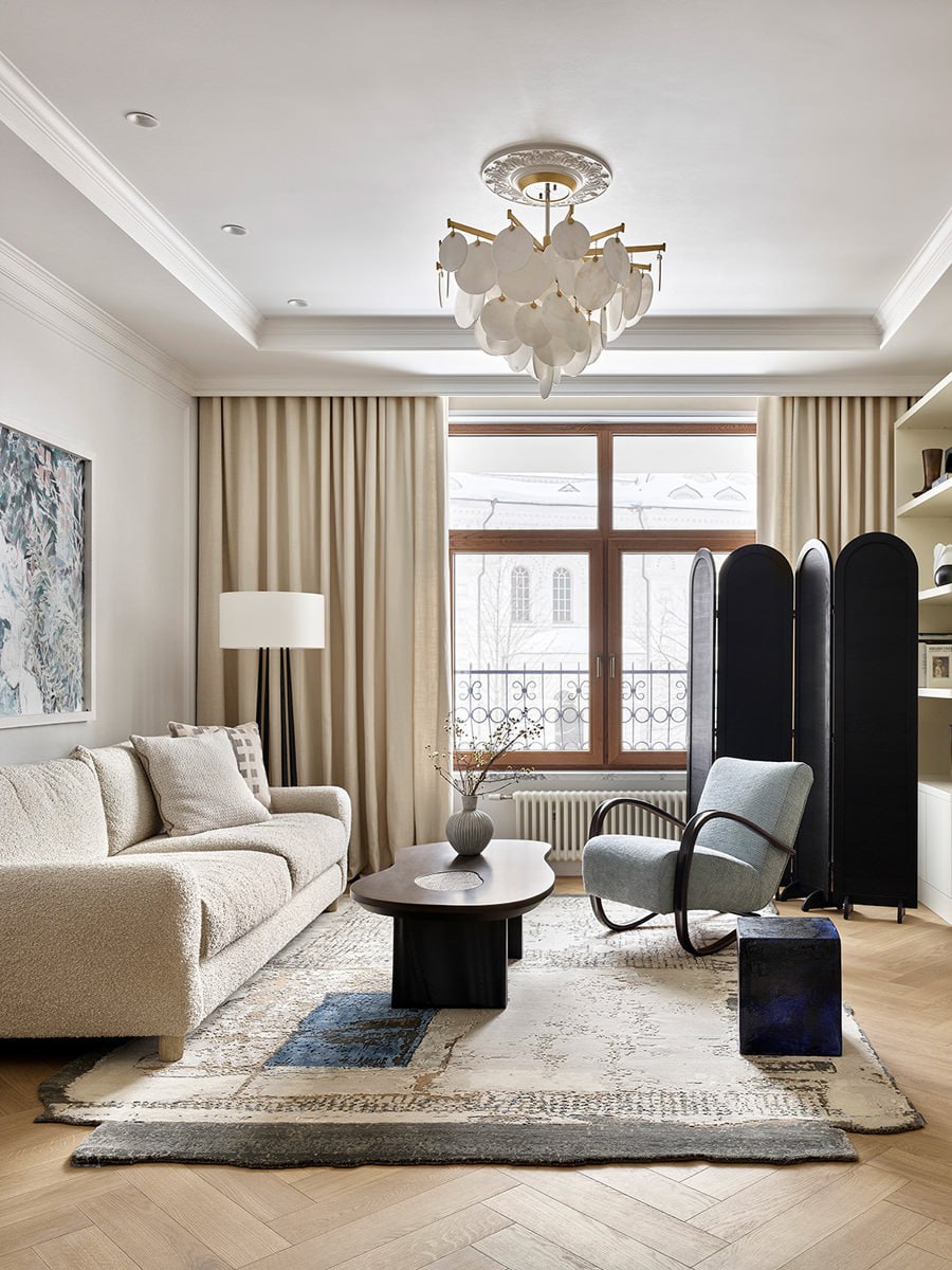 Дина Дымникова и Дарья Слушаева оформили квартиру, окна которой выходят на Церковь Михаила Архангела | Сетка — социальная сеть от hh.ru