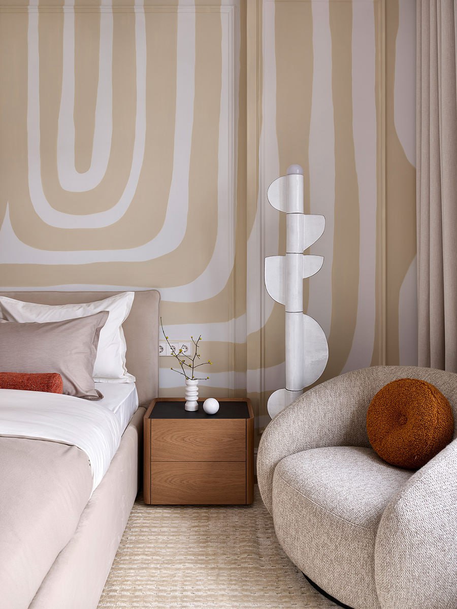 Дина Дымникова и Дарья Слушаева оформили квартиру, окна которой выходят на Церковь Михаила Архангела | Сетка — социальная сеть от hh.ru