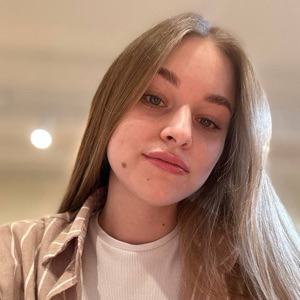 Алина Степанова