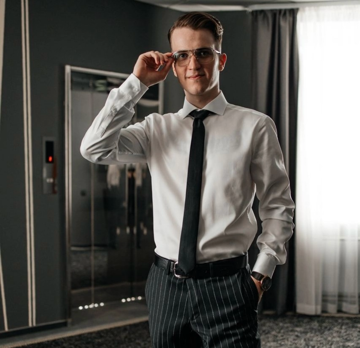 🙋‍♂️ Всем привет! Меня зовут Алексей Риппа.
Расскажу о себе. Более 3 лет я работал в успешной IT компании, которая позволила мне получить большой опыт в сфере компьютерных технологий | Сетка — социальная сеть от hh.ru