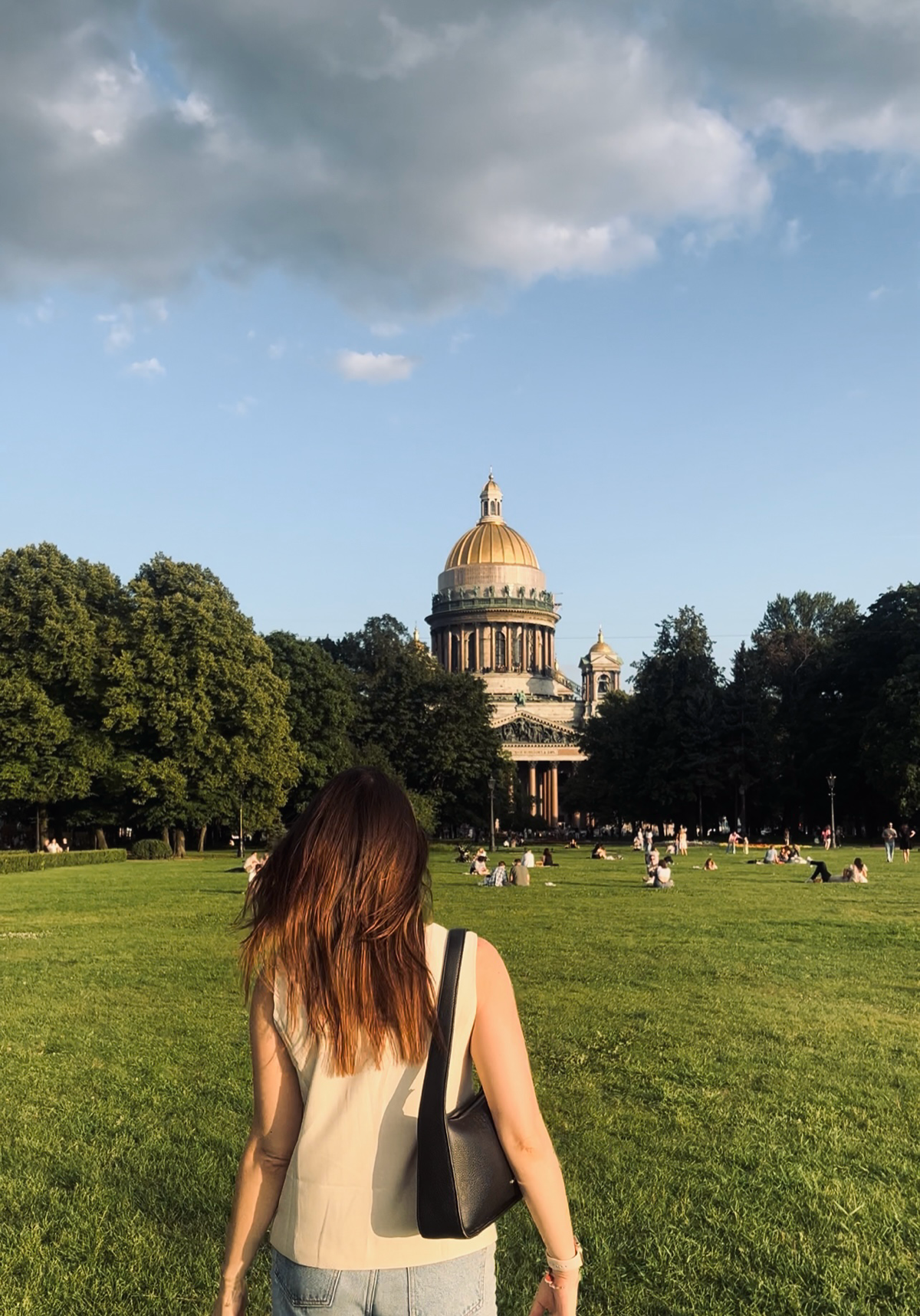 Почему большой % Смм-специалистов остается без офферов? 
Напомню, что у меня digital-агентство, соответственно, я сама постоянно нанимаю и собеседую людей | Сетка — социальная сеть от hh.ru