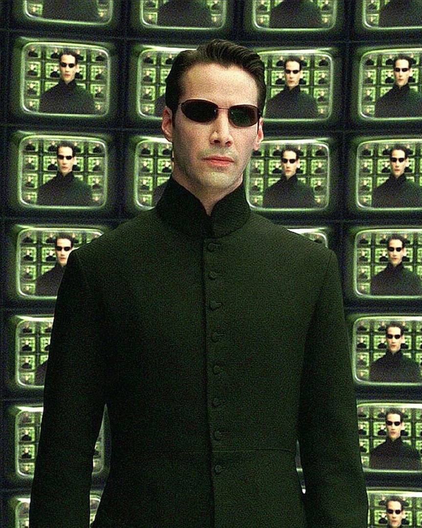 Календарь переверну
Иногда мы настолько увлекаемся повседневной жизнью, что забываем выделить время, чтобы насладиться красотой жизни. Мы как будто зомби. Посмотрите вверх и достаньте наушники | Сетка — социальная сеть от hh.ru